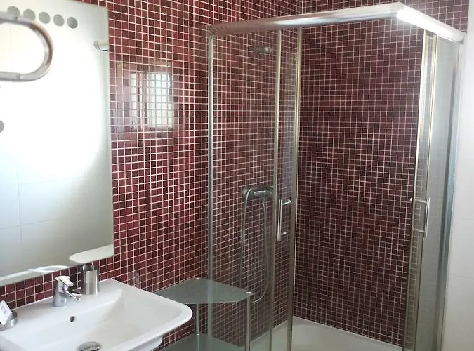 C04 - Pool View 3 Bed