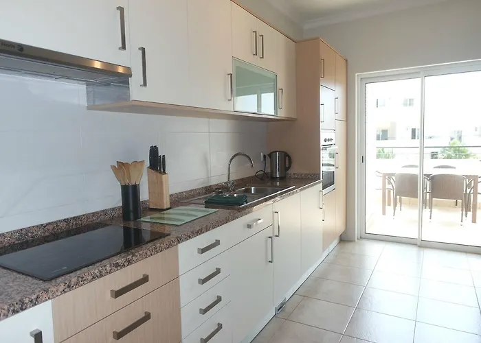 C04 - Pool View 3 Bed