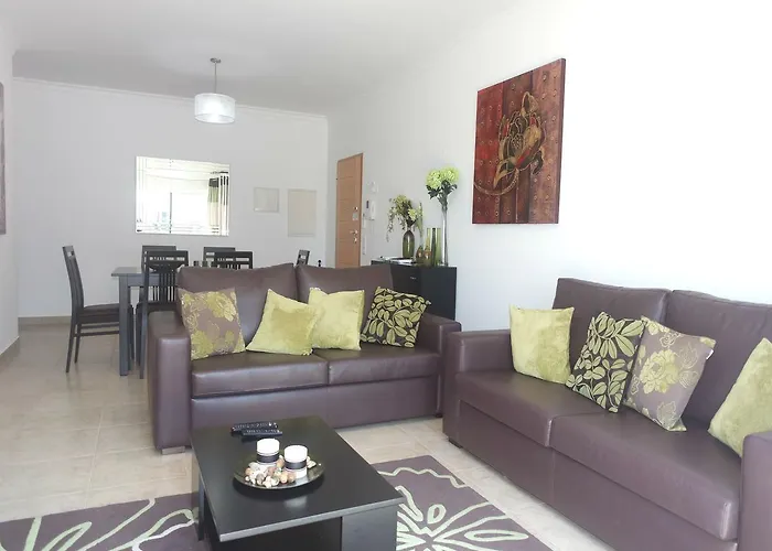 C04 - Pool View 3 Bed