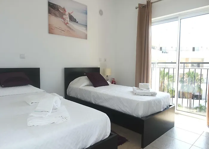 アパート C04 - Pool View 3 Bed *