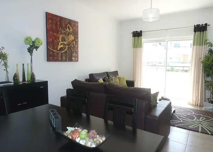 C04 - Pool View 3 Bed *