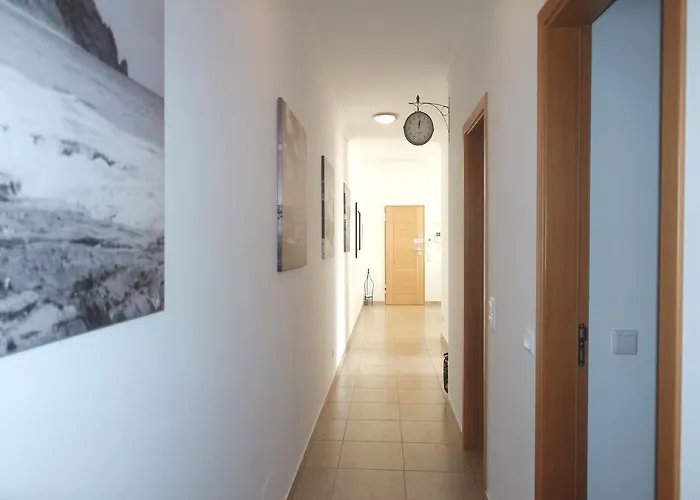 C04 - Pool View 3 Bed アパート