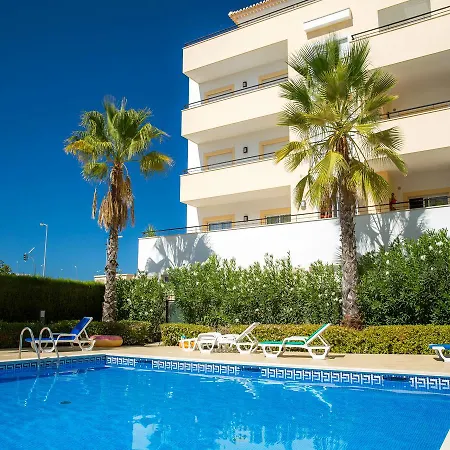 C04 - Pool View 3 Bed