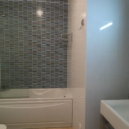 C04 - Pool View 3 Bed 라고스
