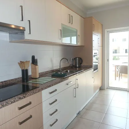 C04 - Pool View 3 Bed