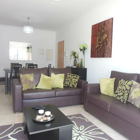 C04 - Pool View 3 Bed