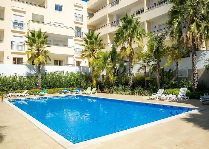 Apartamento C04 - Pool View 3 Bed *