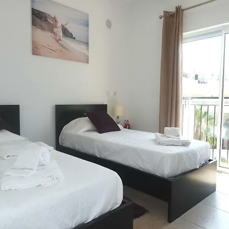 Apartment C04 - Pool View 3 Bed *