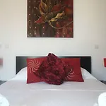 C04 - Pool View 3 Bed