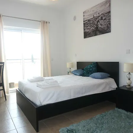 C04 - Pool View 3 Bed ラゴス
