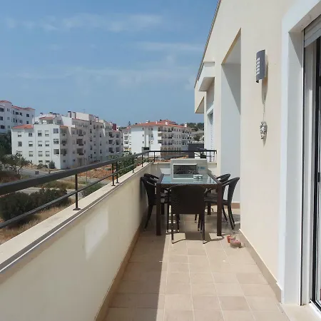 C04 - Pool View 3 Bed ラゴス